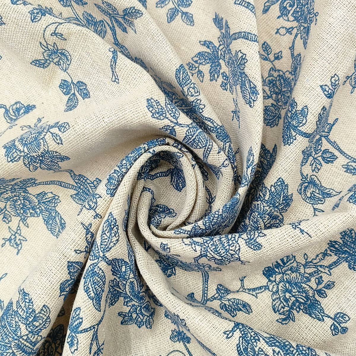 VINTAGE BLUE ROSE PRINT TABLECLOTH