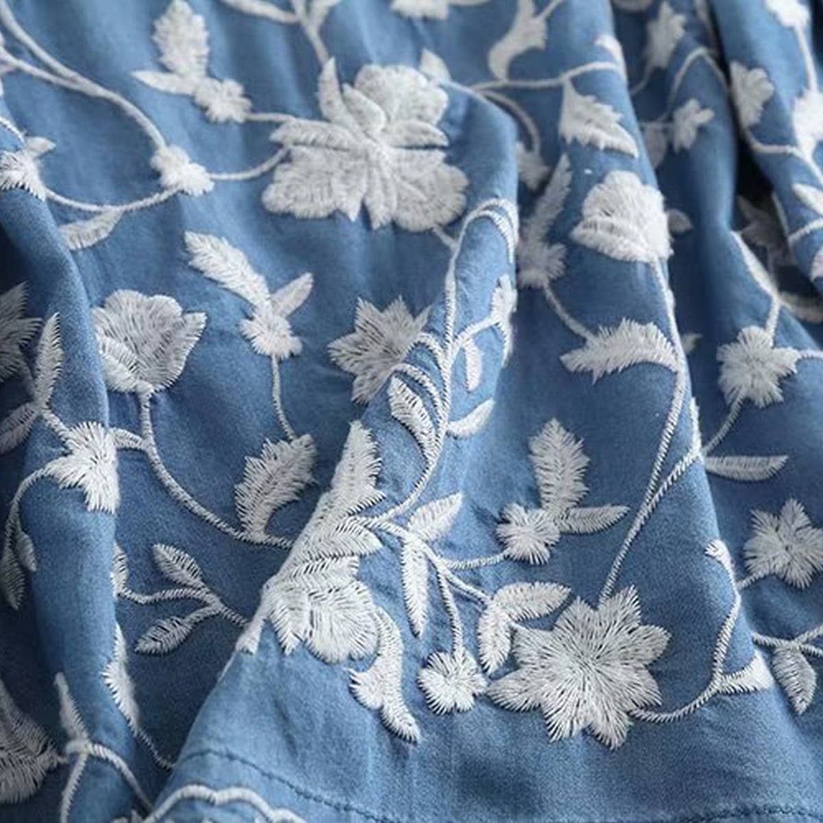 FLORAL EMBROIDERED V-NECK BUTTON SHIRT TOP BLUE