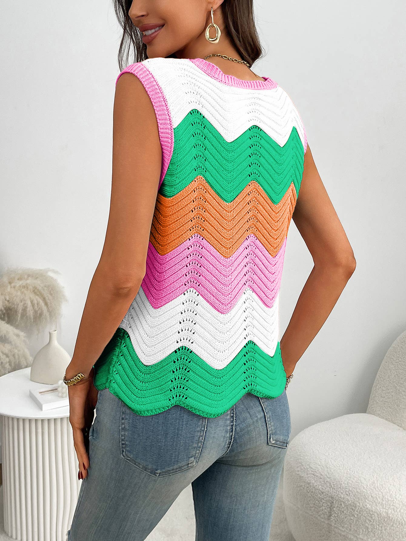 Contrasting color wavy round-neck pullover vest