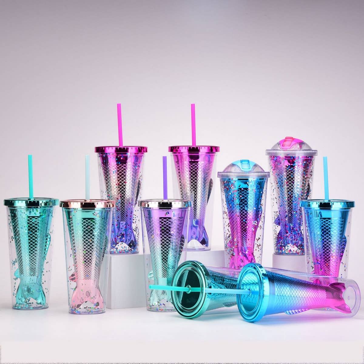 DOUBLE LAYER GRADIENT MERMAID TAIL WATER CUP
