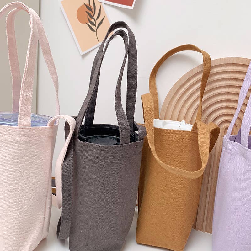 Portable and portable slanting water cup bag
