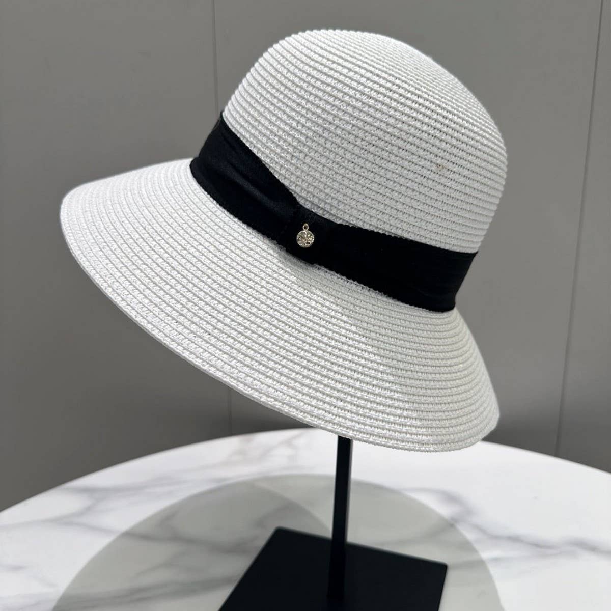 Summer outdoor beach vacation sun hat_CWAH3597