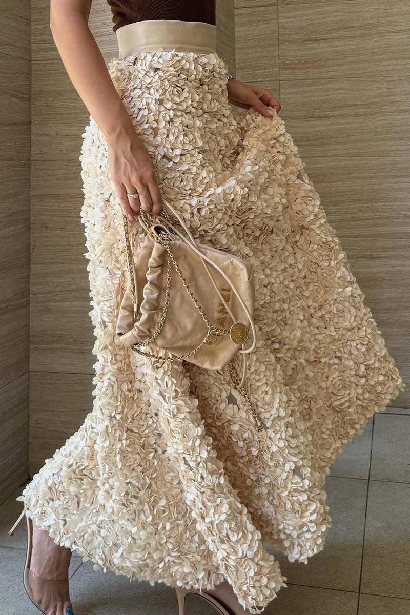 CWBMS0188_AUTUMN SMALL PETAL DESIGN PLASTER SLIT SKIRT