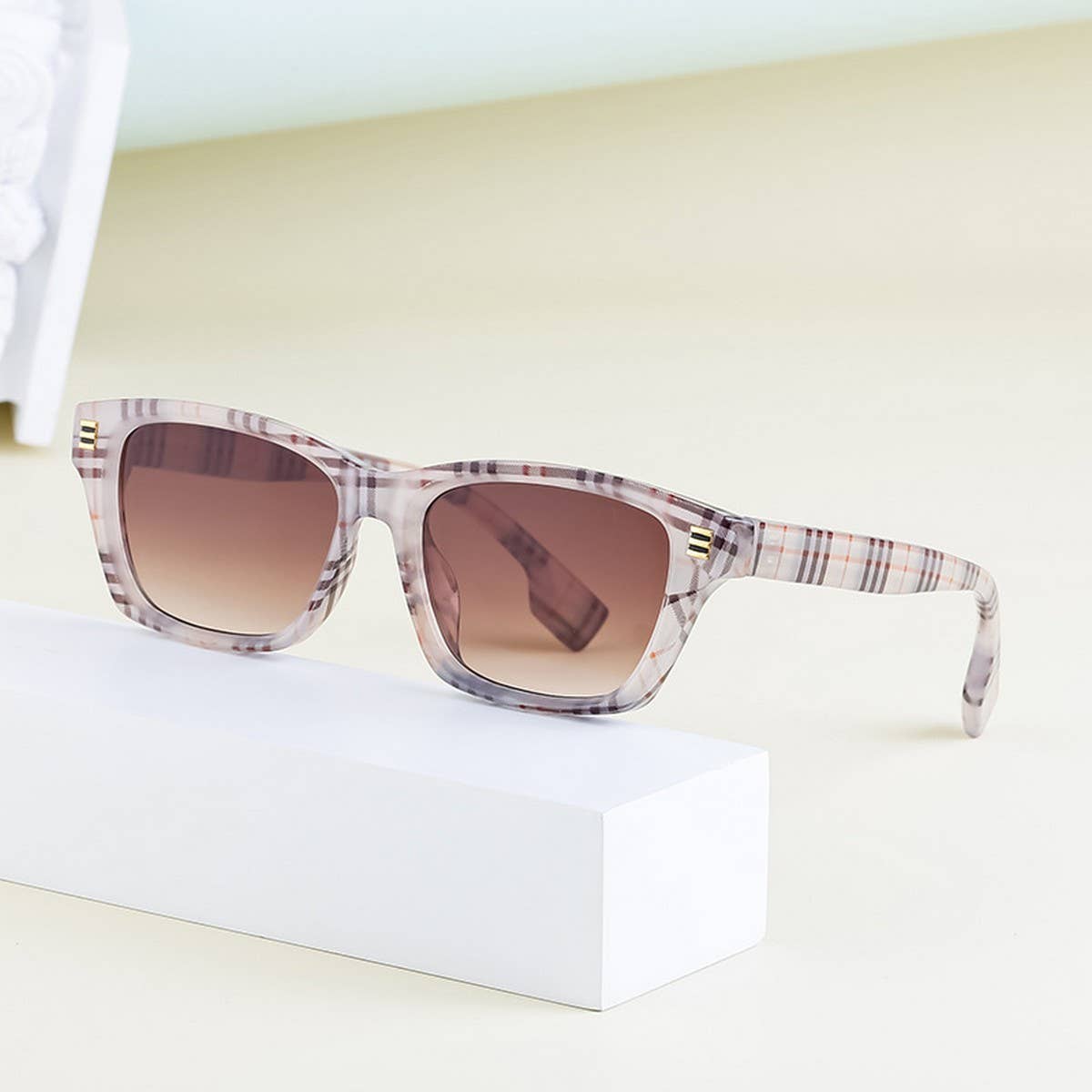 TRENDY SMALL FRAME UV PROTECTION SUNGLASSES