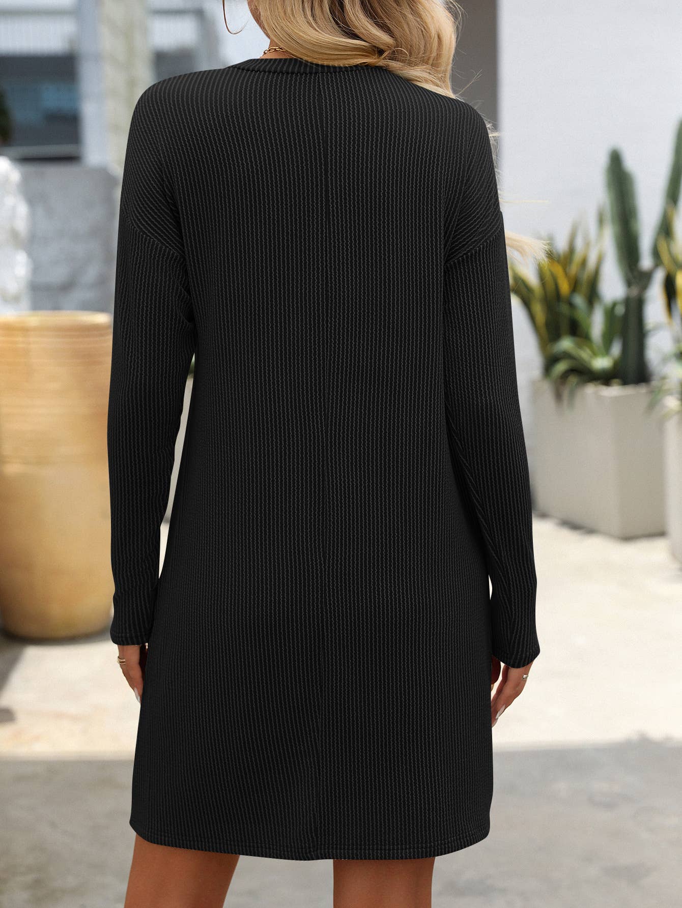 COLOR CONTRAST TWIST STRIP LONG SLEEVE DRESS