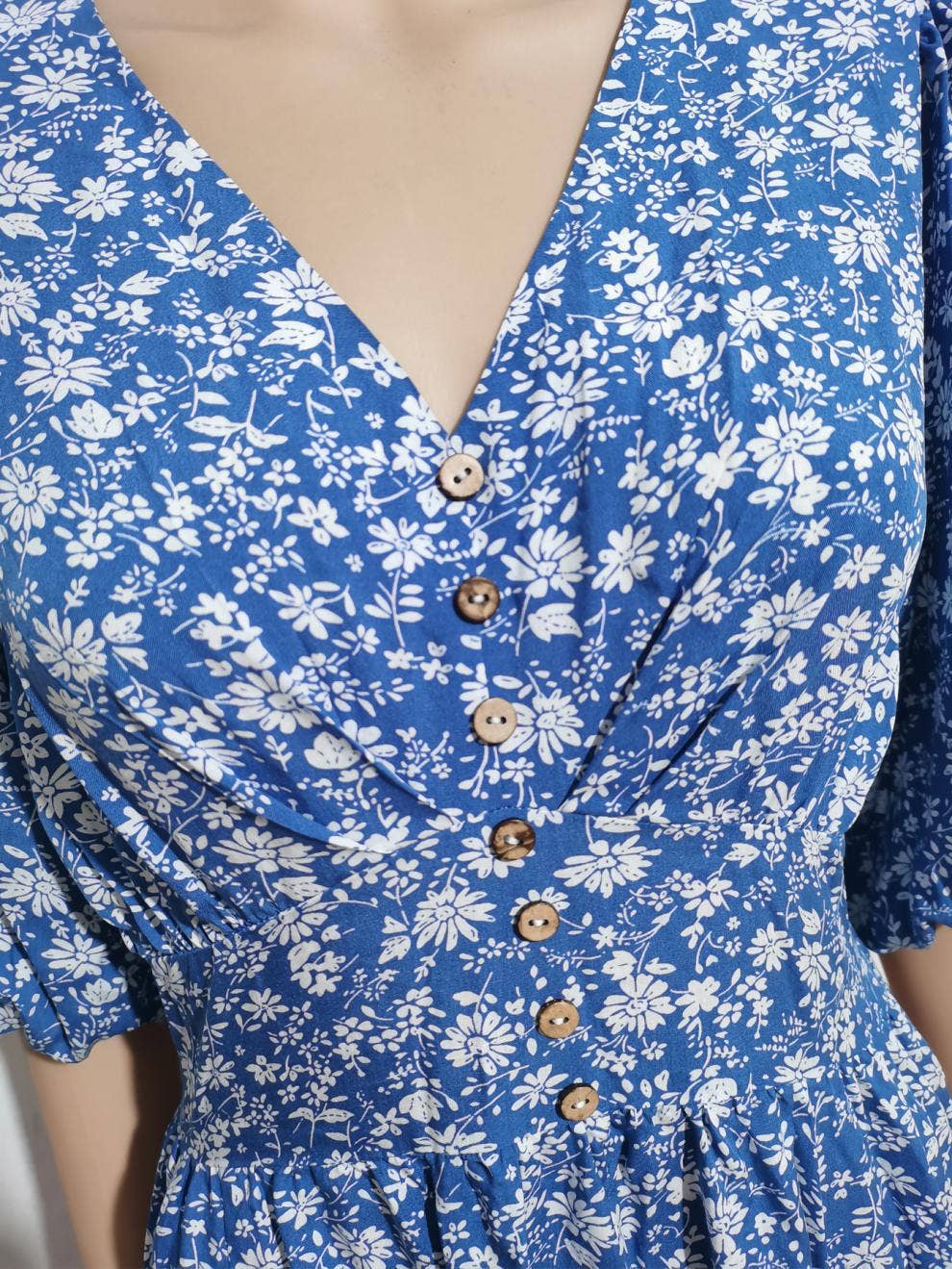 Boho dress with V-neck lantern sleeves