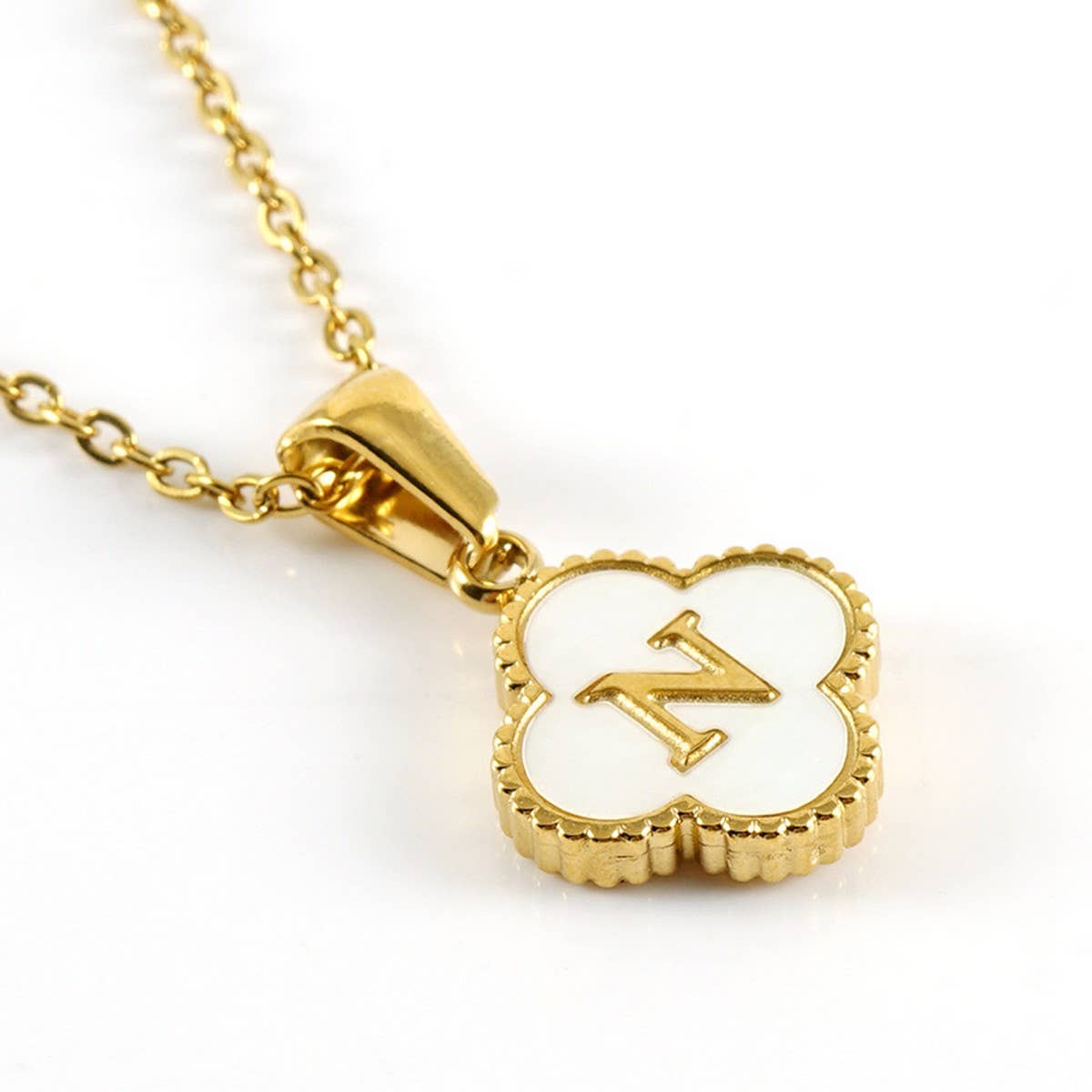 FOUR LEAF CLOVER 26 LETTER SHELL PENDANT NECKLACE