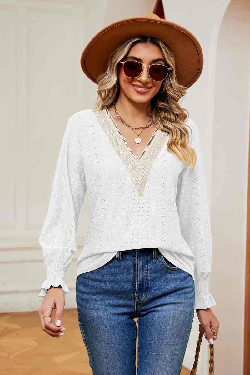 CWTBLL2837_V-NECK LACE PATCHWORK LONG-SLEEVED TOP