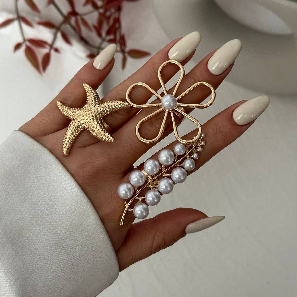 IRREGULAR HOLLOW WINDING IMITATION PEARL RING
