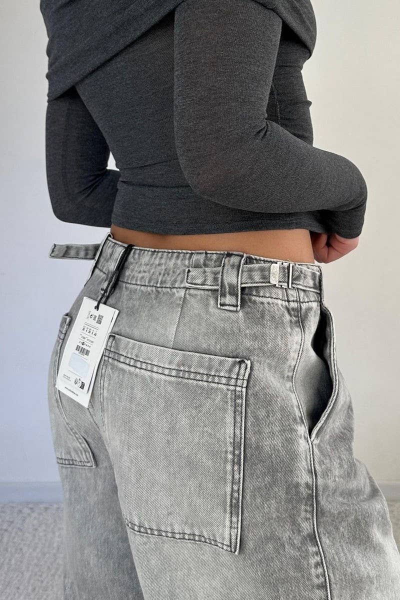 CWJP0520_LOW-RISE DISTRESSED WASHED DENIM TROUSERS