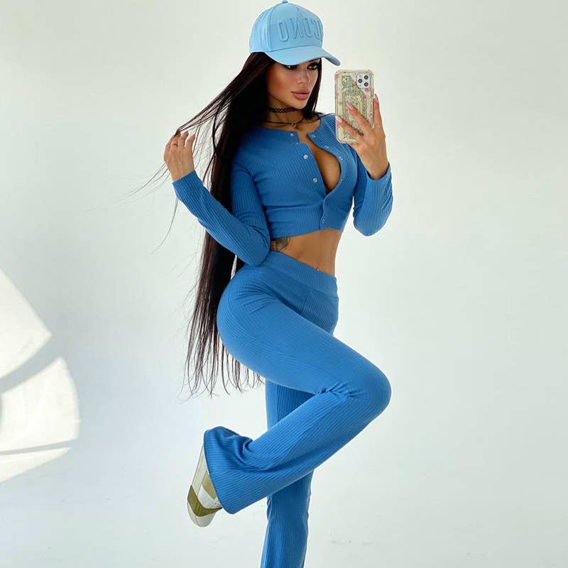 Assorted bell-bottom pants suit with square collar and clasp