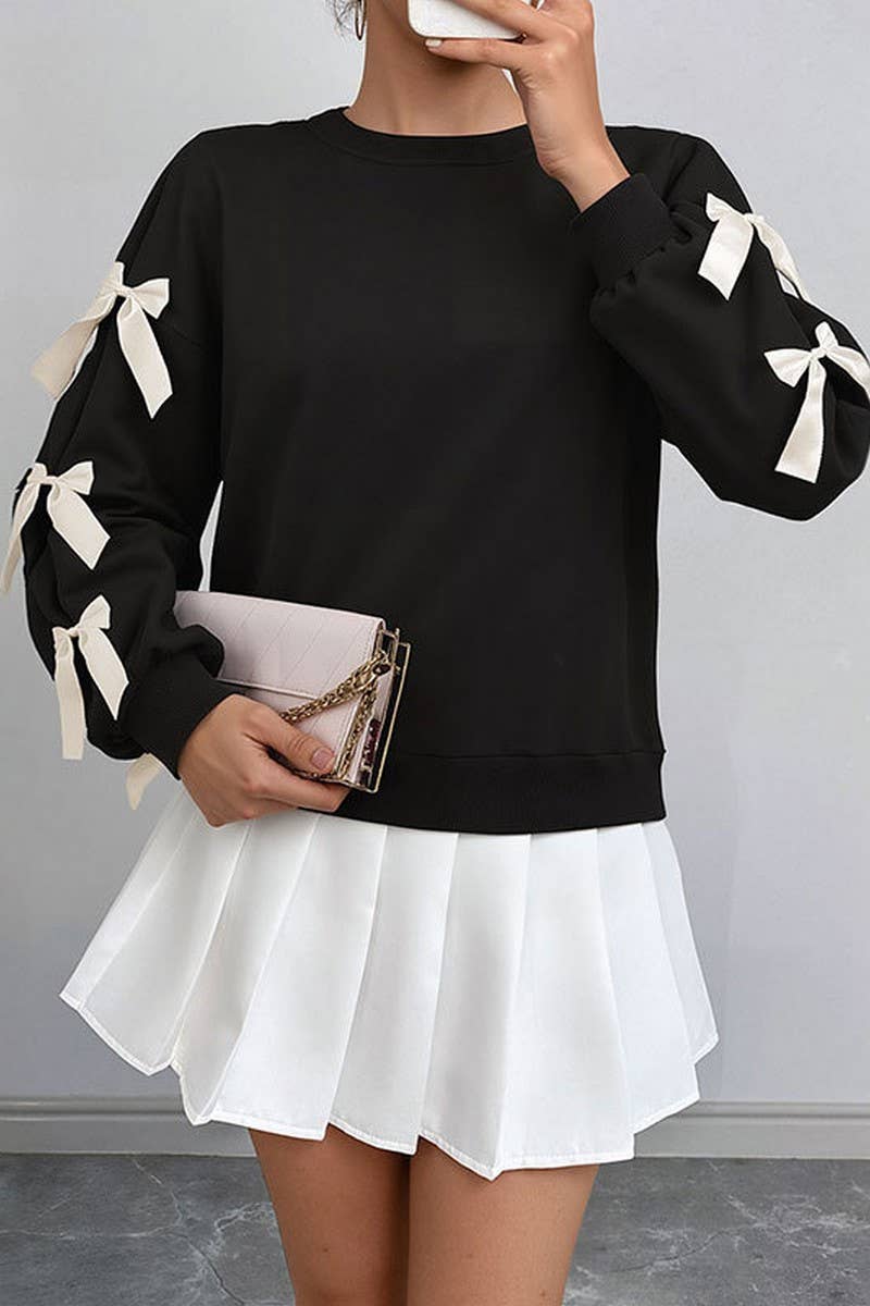 CWTBLL4035_RED BOW CREWNECK CHRISTMAS SWEATSHIRT