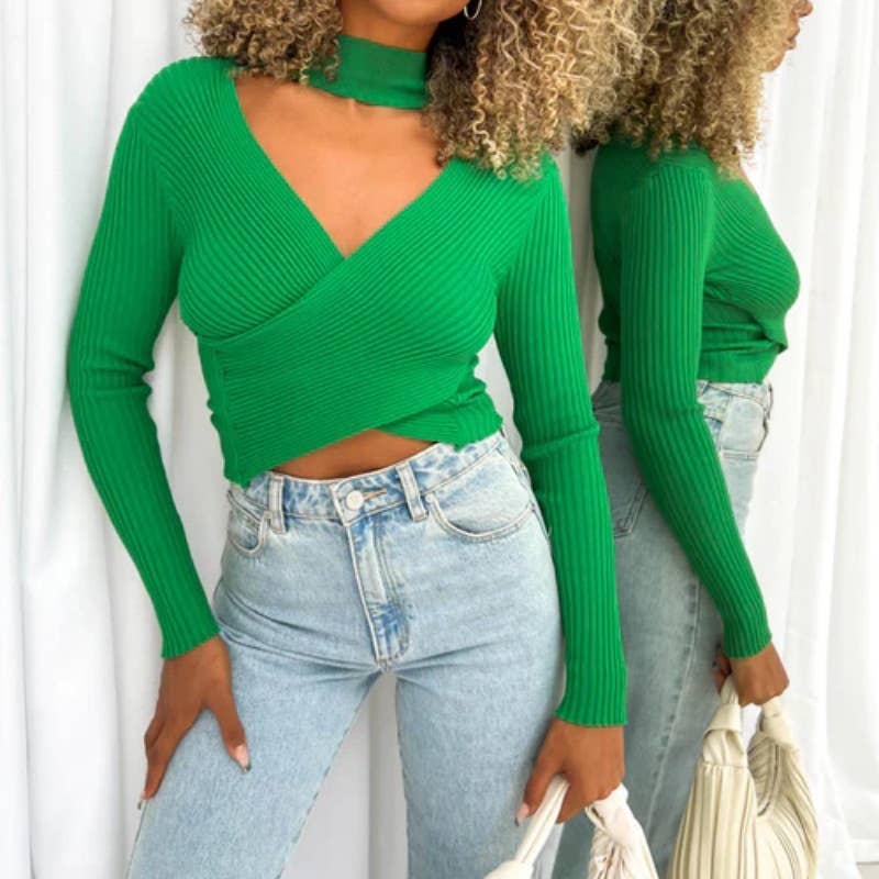 Cross-necked crop top knitted sweater