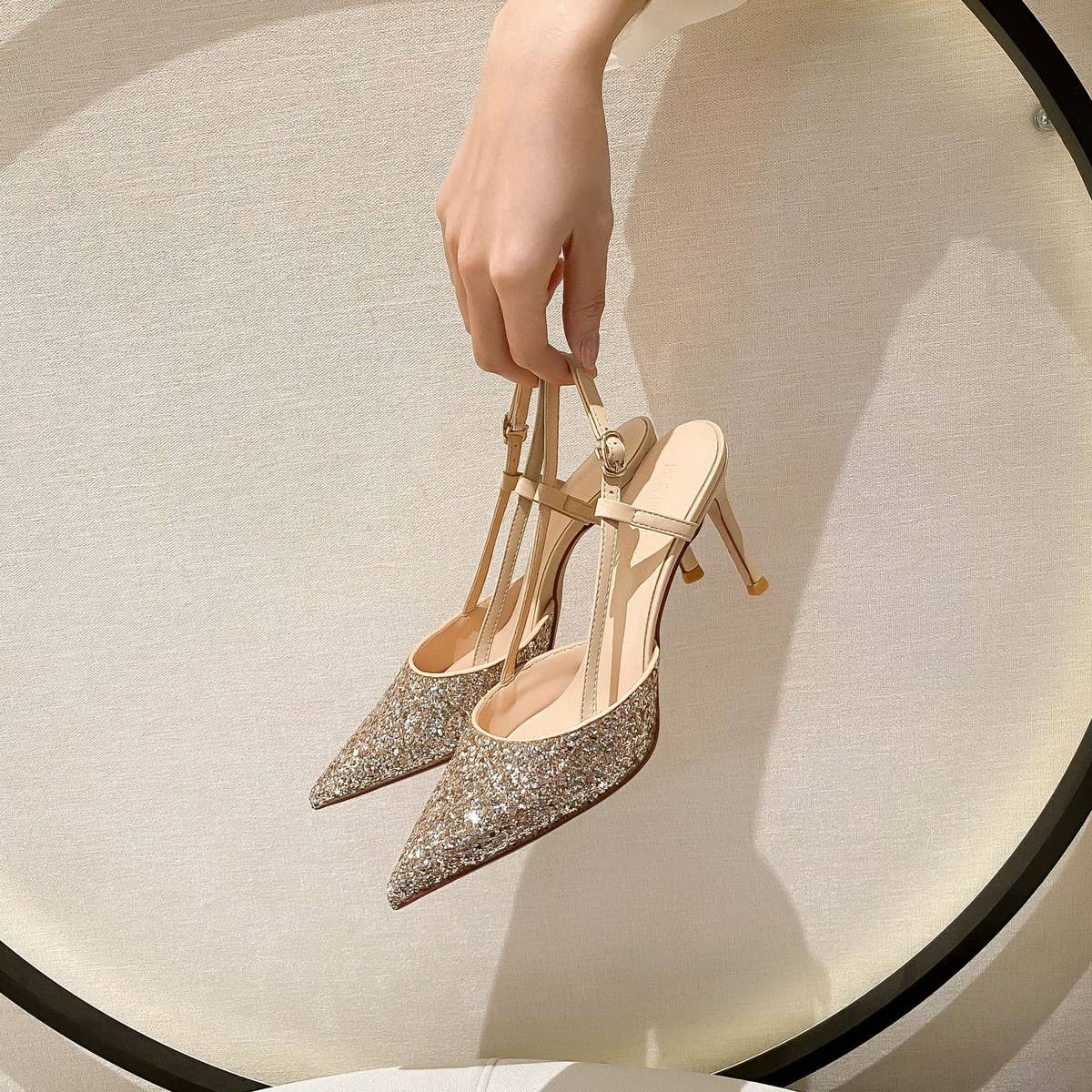 FASHIONABLE MINIMALIST SLIM HEEL HIGH HEELS