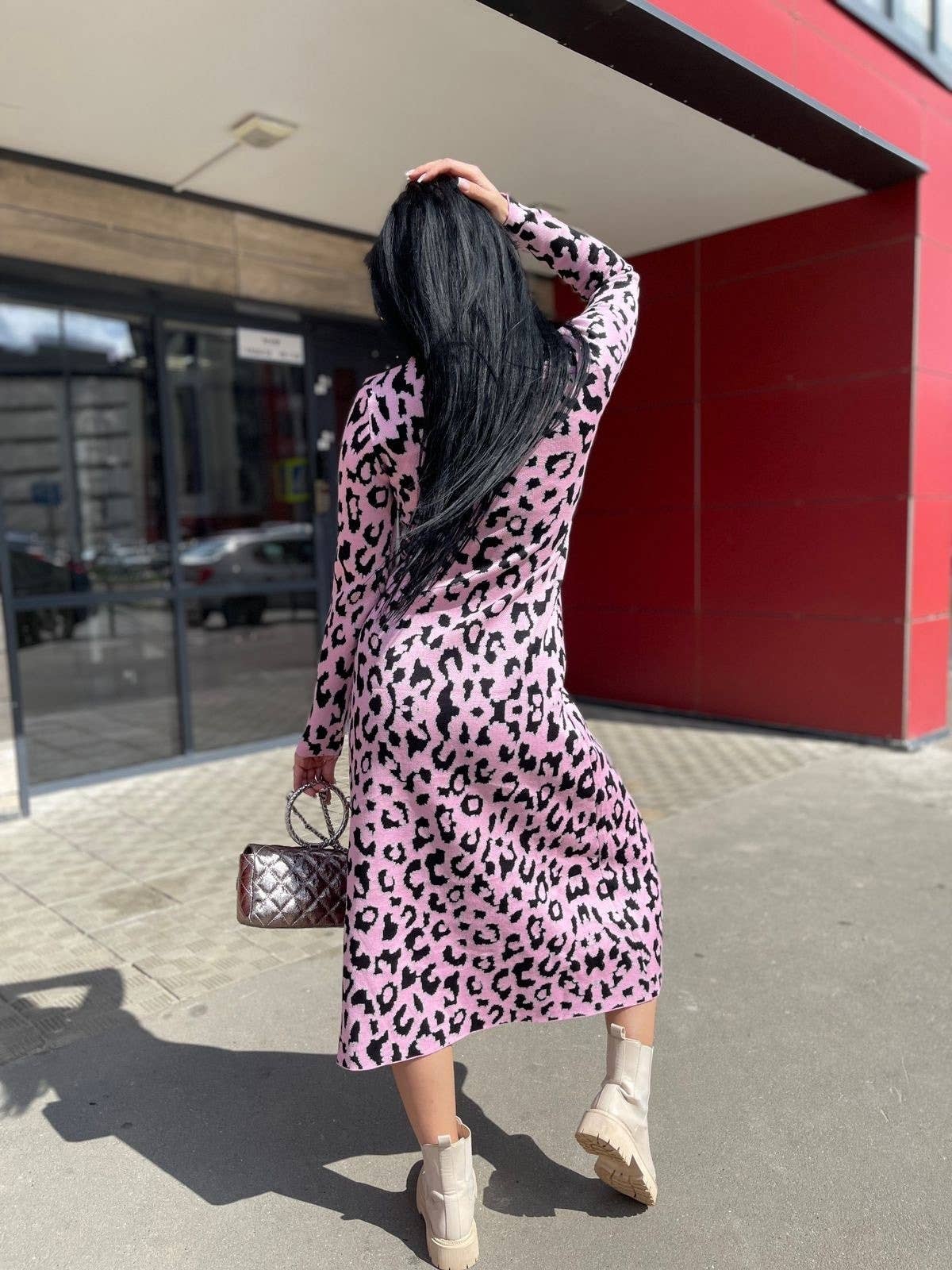 CREW-NECK LONG-SLEEVED LEOPARD PRINT KNIT DRESS