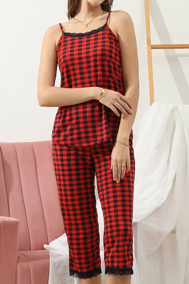 CWSPJ037_LACE DETAILED TOP AND CAPRI PANTS SET