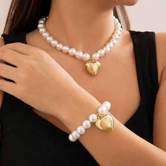 IMITATION PEARL HEART SHAPED PENDANT NECKLACE