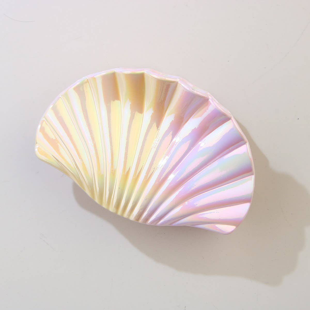 CWAG00594_OVERSIZED SEASHELL RESIN HAIR CLIP