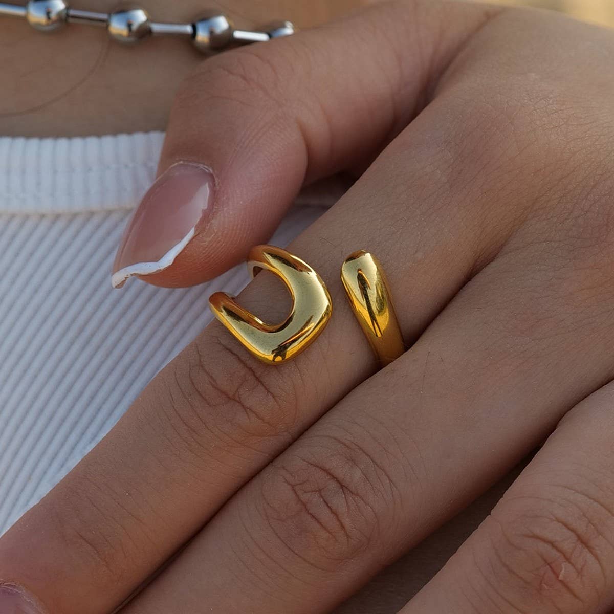 CLASSIC HOLLOW IRREGULAR HIGH-END RING