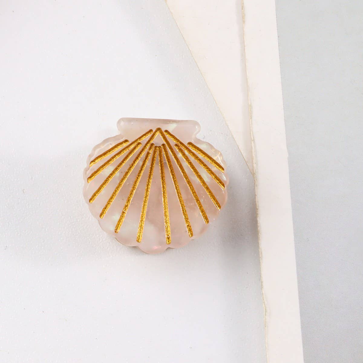 CWAHA1425_SHELL SMALL HAIR CLAW CLIP