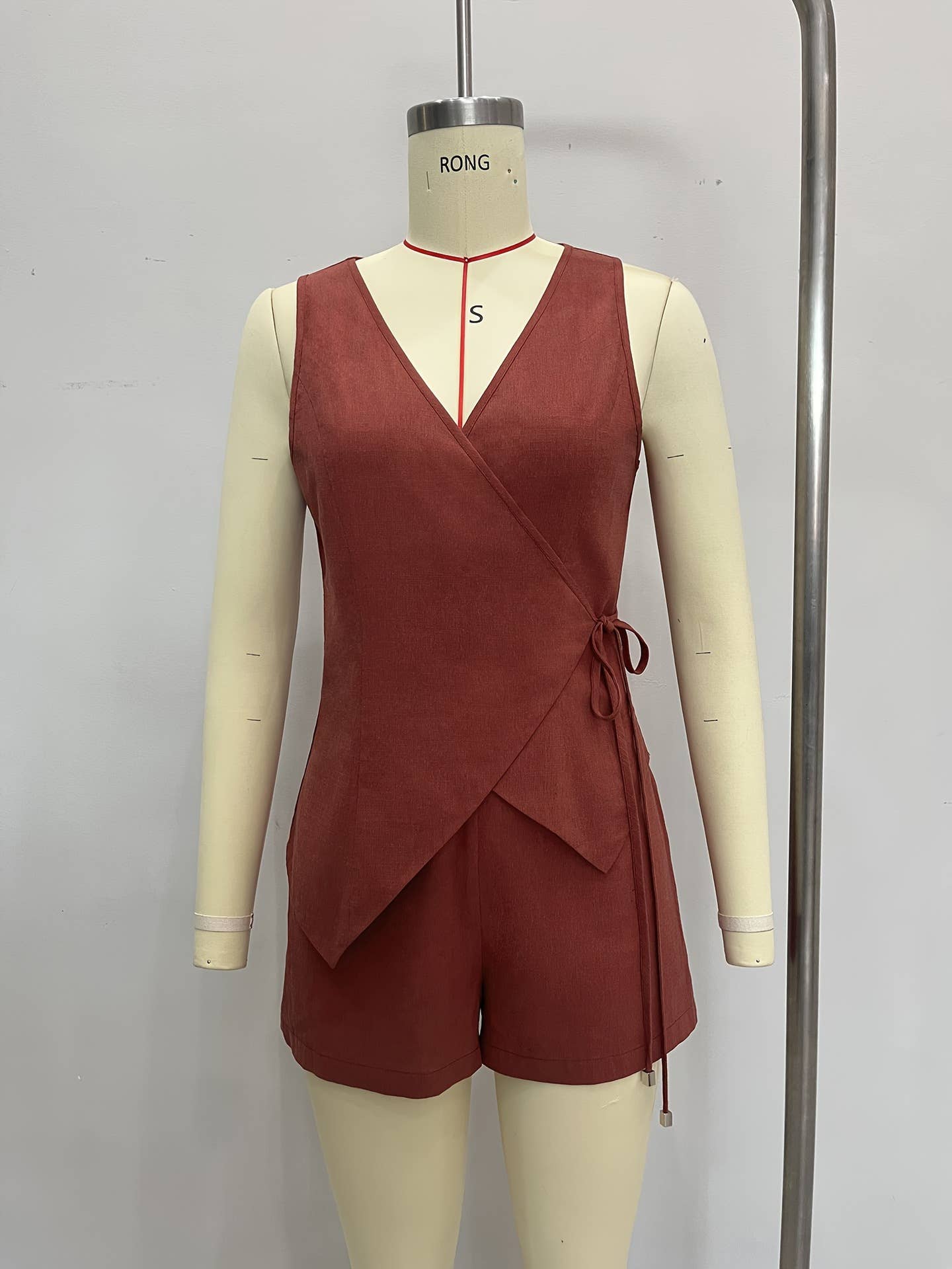 Cross-top vest with elastic waist and shorts set