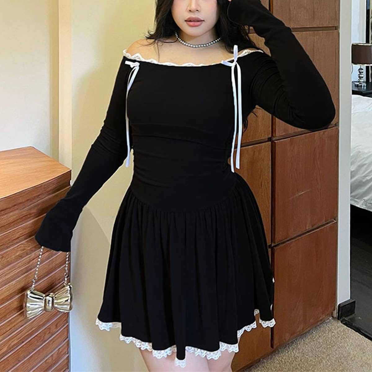 Sexy Off Shoulder Lace Dress ? Curvy Fit