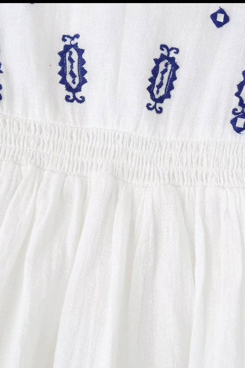 CWTBLL3094_V-NECK EMBROIDERED LOOSE LONG-SLEEVED TOP