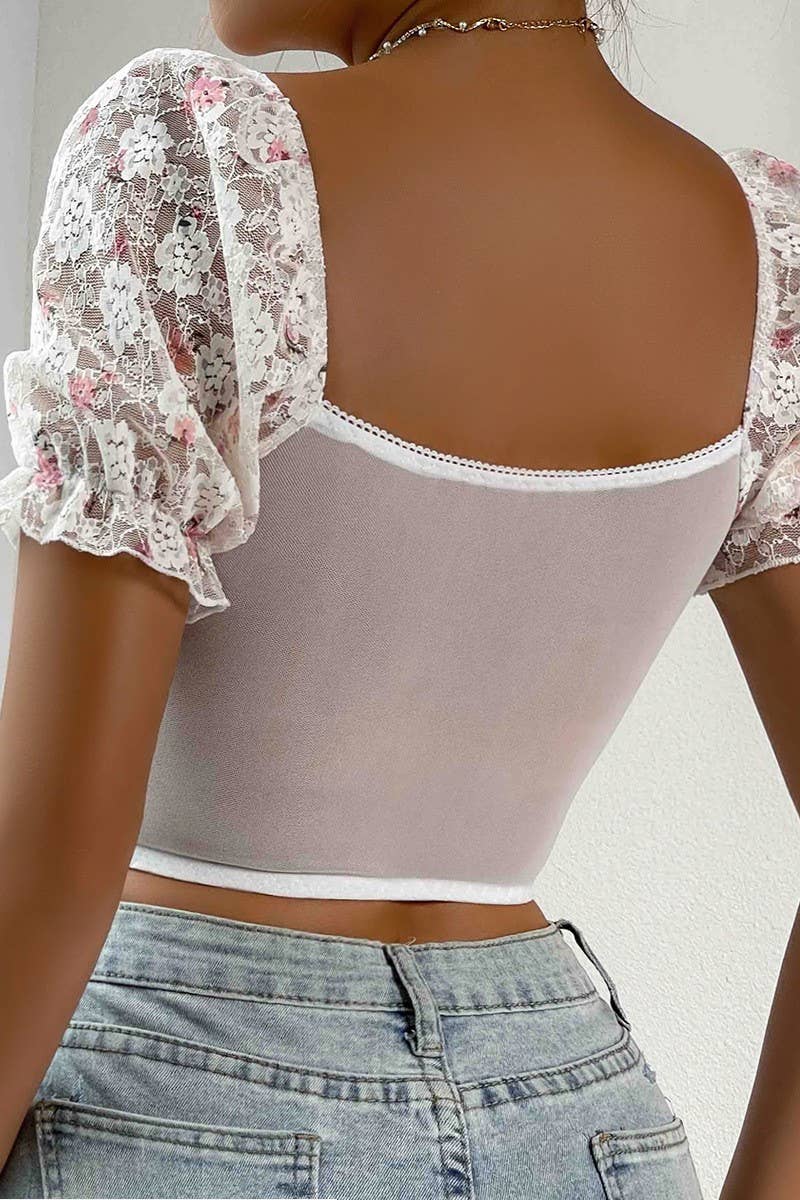 CWTBLS1663_LOW-CUT LACE PANEL SHORT-SLEEVED TOP