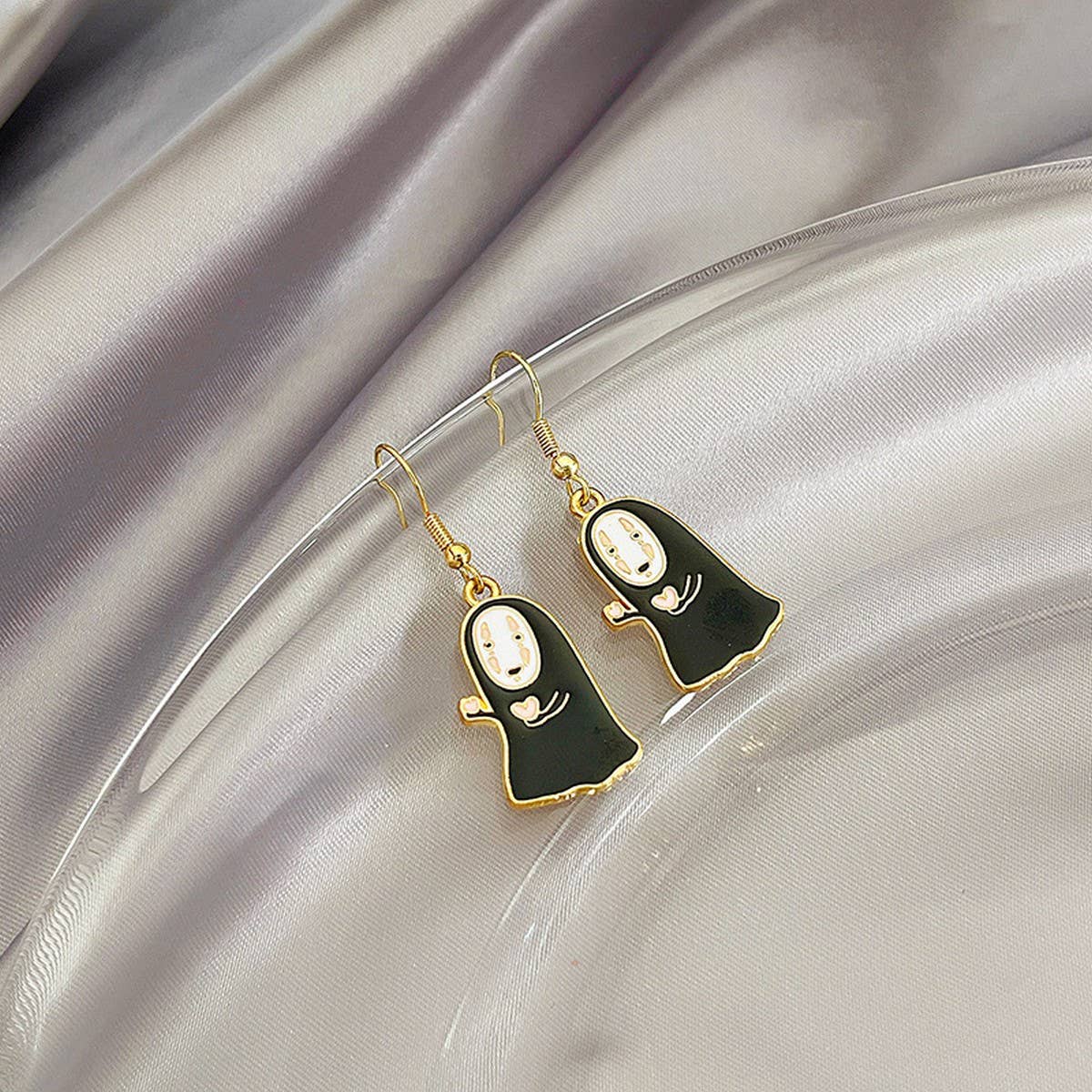 CARTOON FUNNY SEA URCHIN GHOST EARRINGS_CWAJE1846