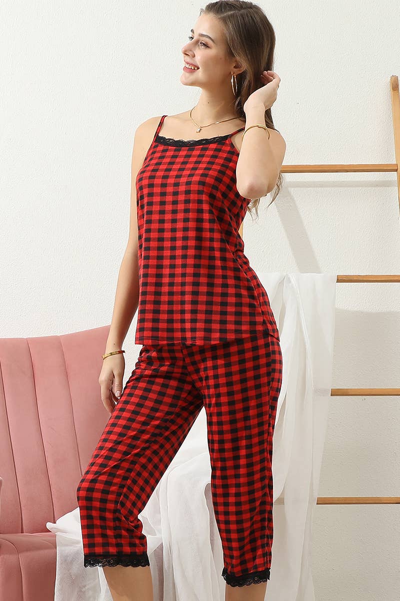 CWSPJ037_LACE DETAILED TOP AND CAPRI PANTS SET