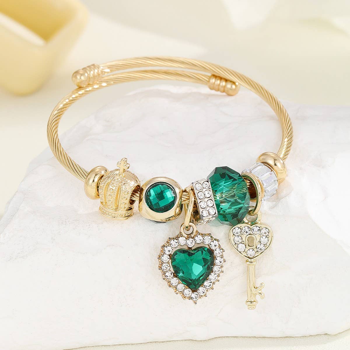 Trendy Gold Heart Charm Bracelet for Women