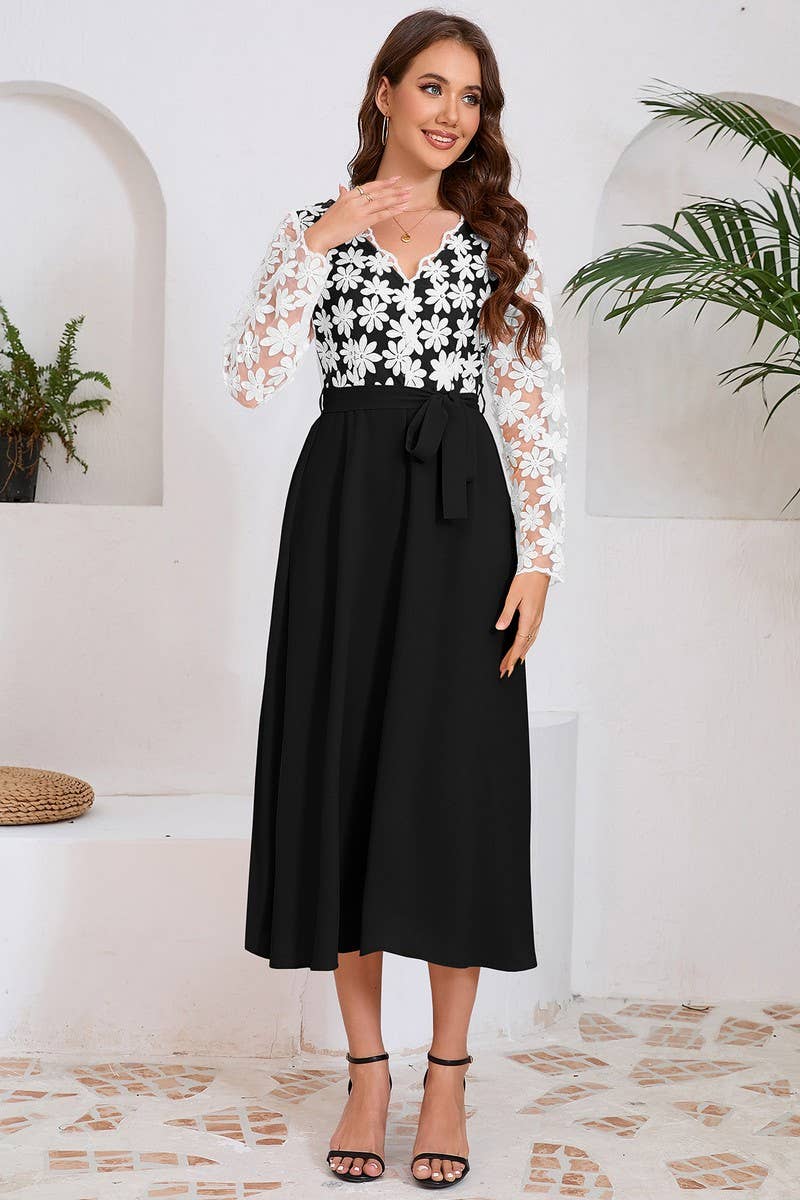 CWDMD3999_LACE-UP V-NECK LACE-TRIMMED CONTRAST DRESS