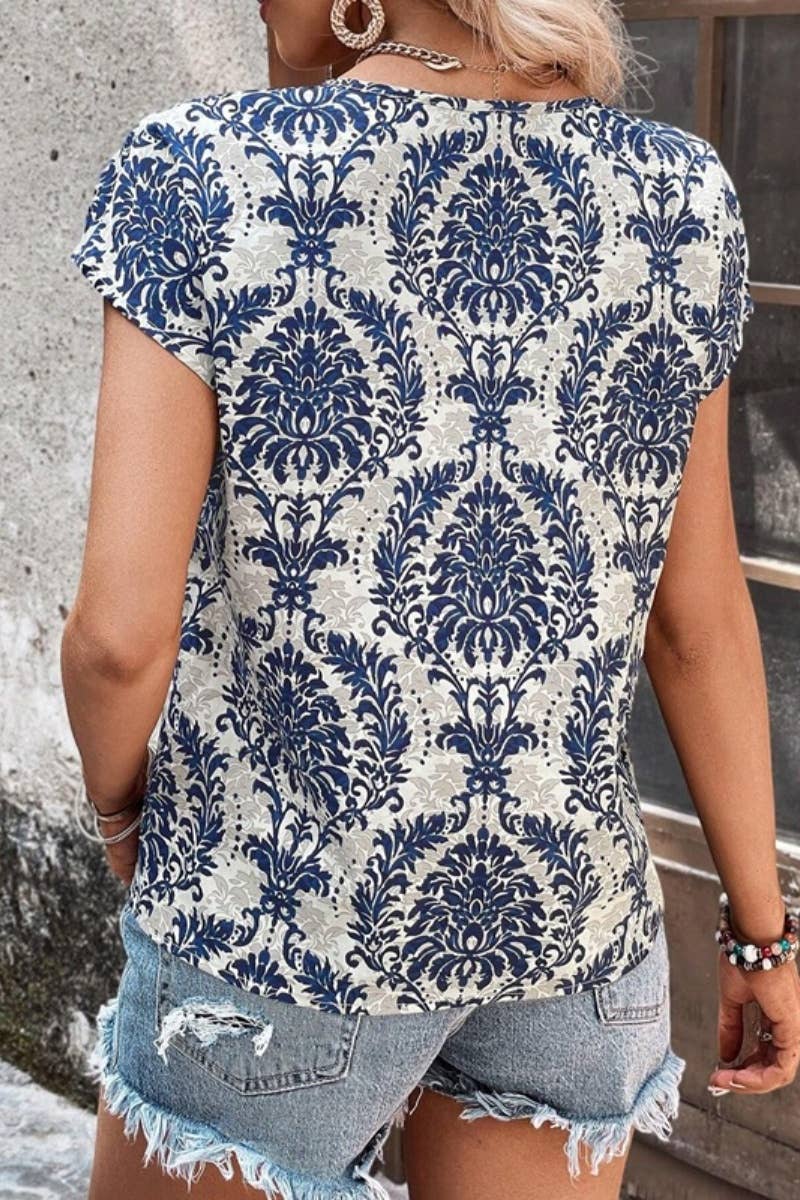 CWTBLS1131_SUMMER ALL-OVER PRINTED V-NECK BATSLEEVE TOP