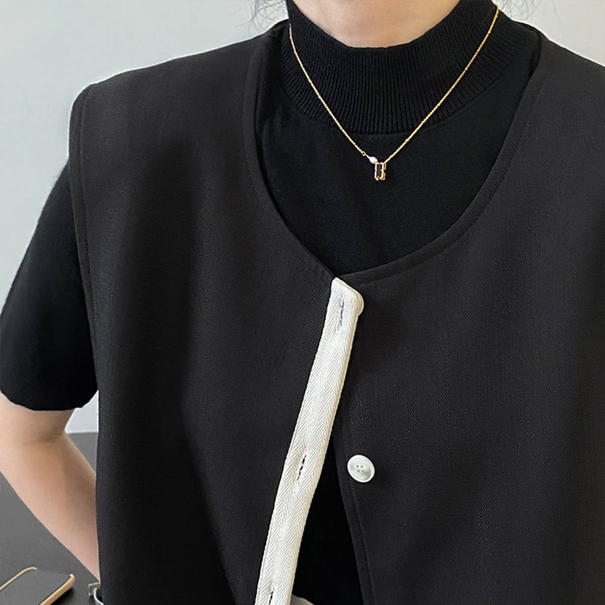 Color contrast vest V-neck suit vest