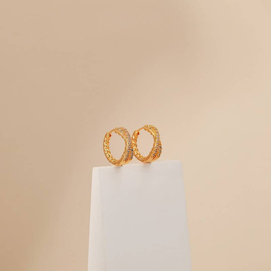 Retro niche design with cross-wrapped earrings