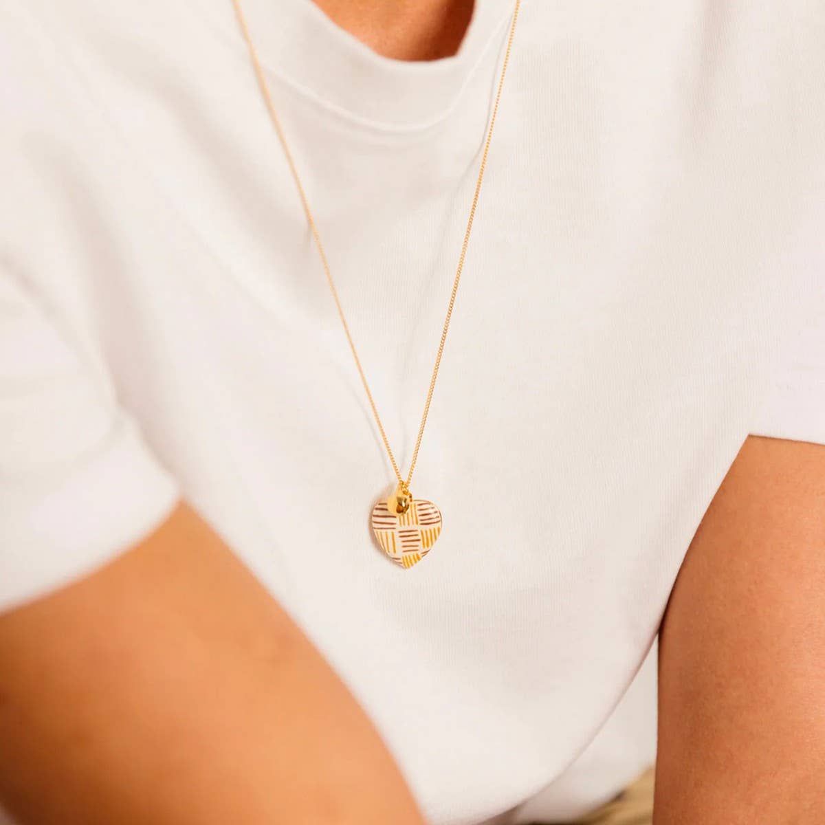18K Gold Locket Necklace – Enamel Heart Design_CWMM6953