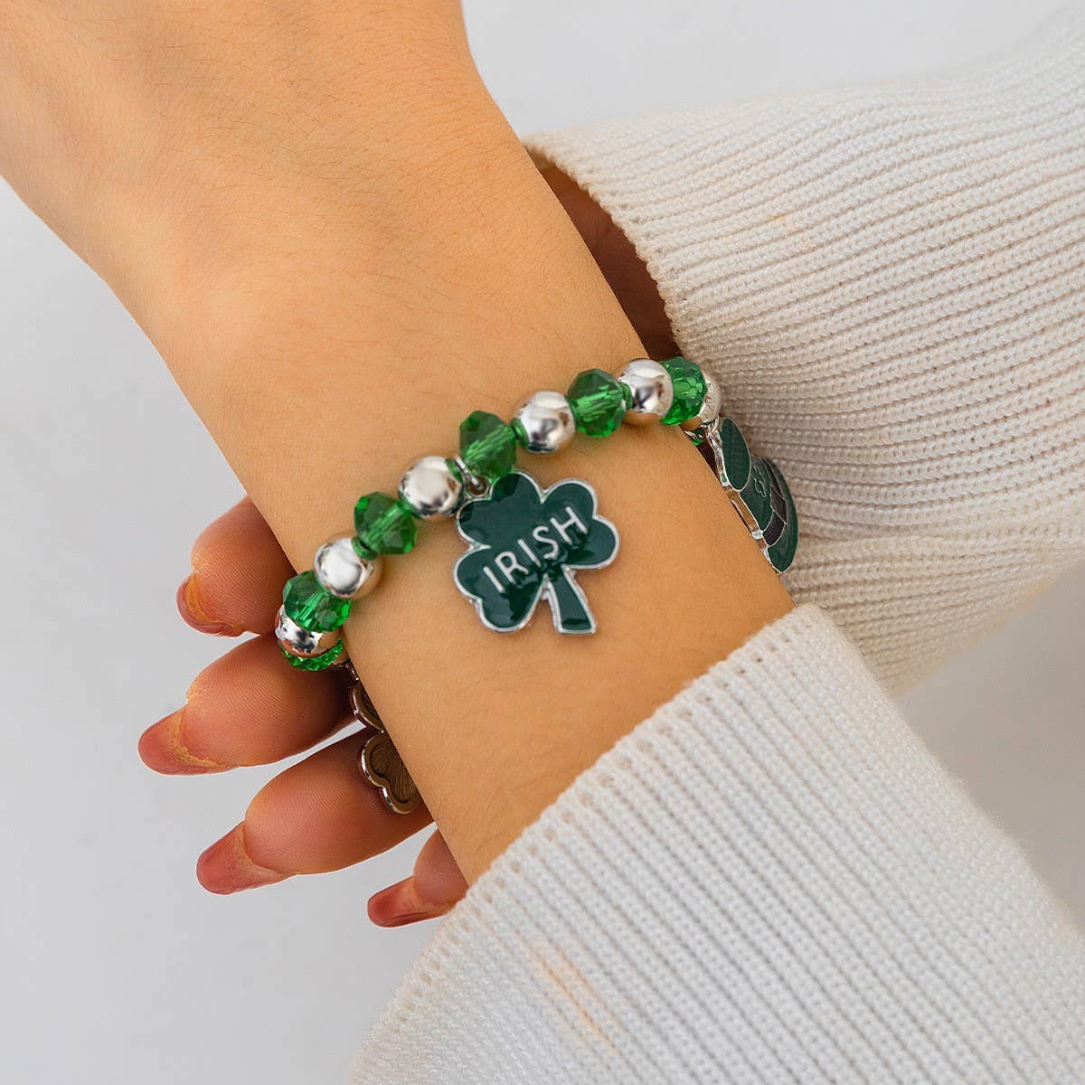 MULTI-LEAF CLOVER LETTER SIMPLE BEADED BRACELET