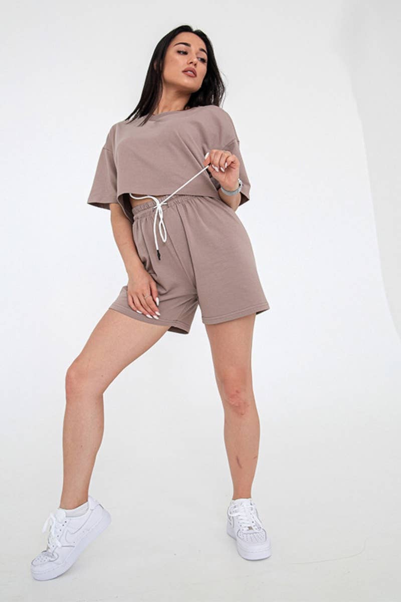 CWSS0528_CREW-NECK SHORT-SLEEVED TOP AND SHORTS SUIT