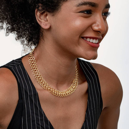 CHUNKY CHAIN STATEMENT NECKLACE WITH CLASP DESIGN