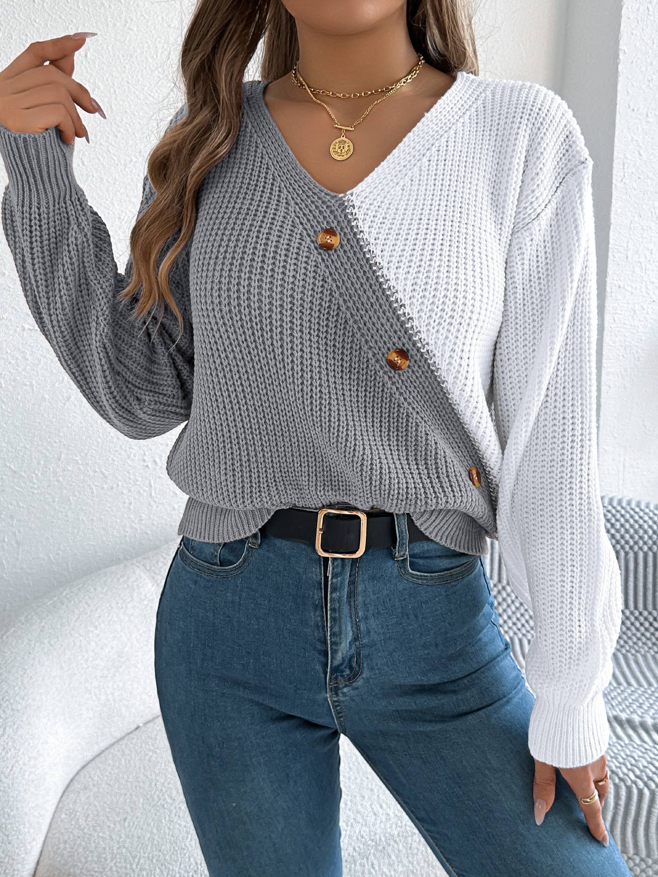CASUAL V-NECK BUTTON-UP LANTERN SLEEVE SWEATER