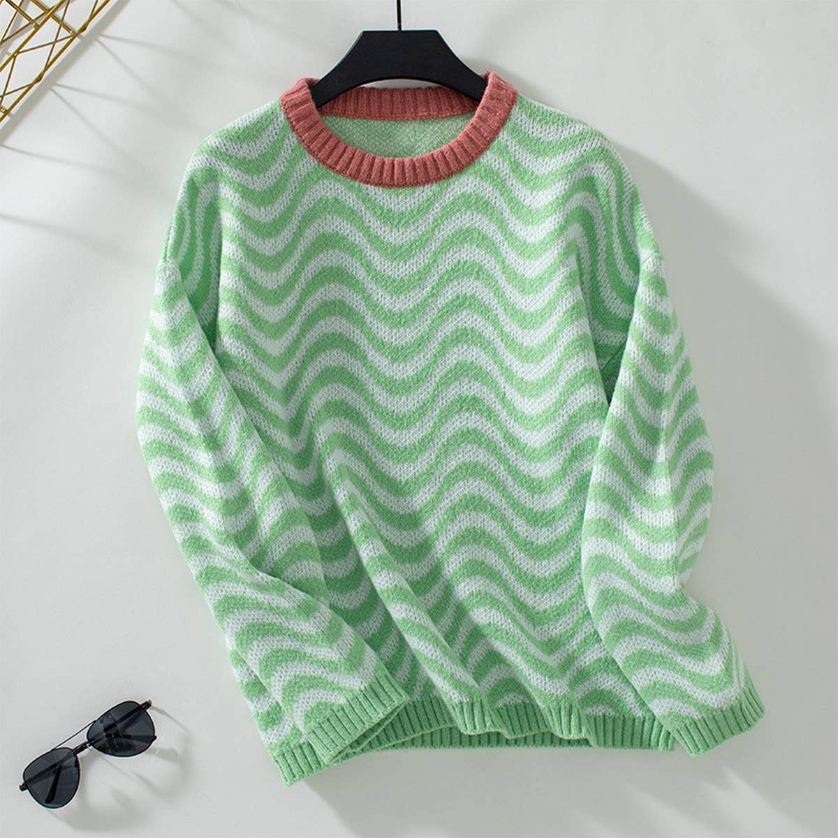 Contrasting knit Chevron wavy striped sweater
