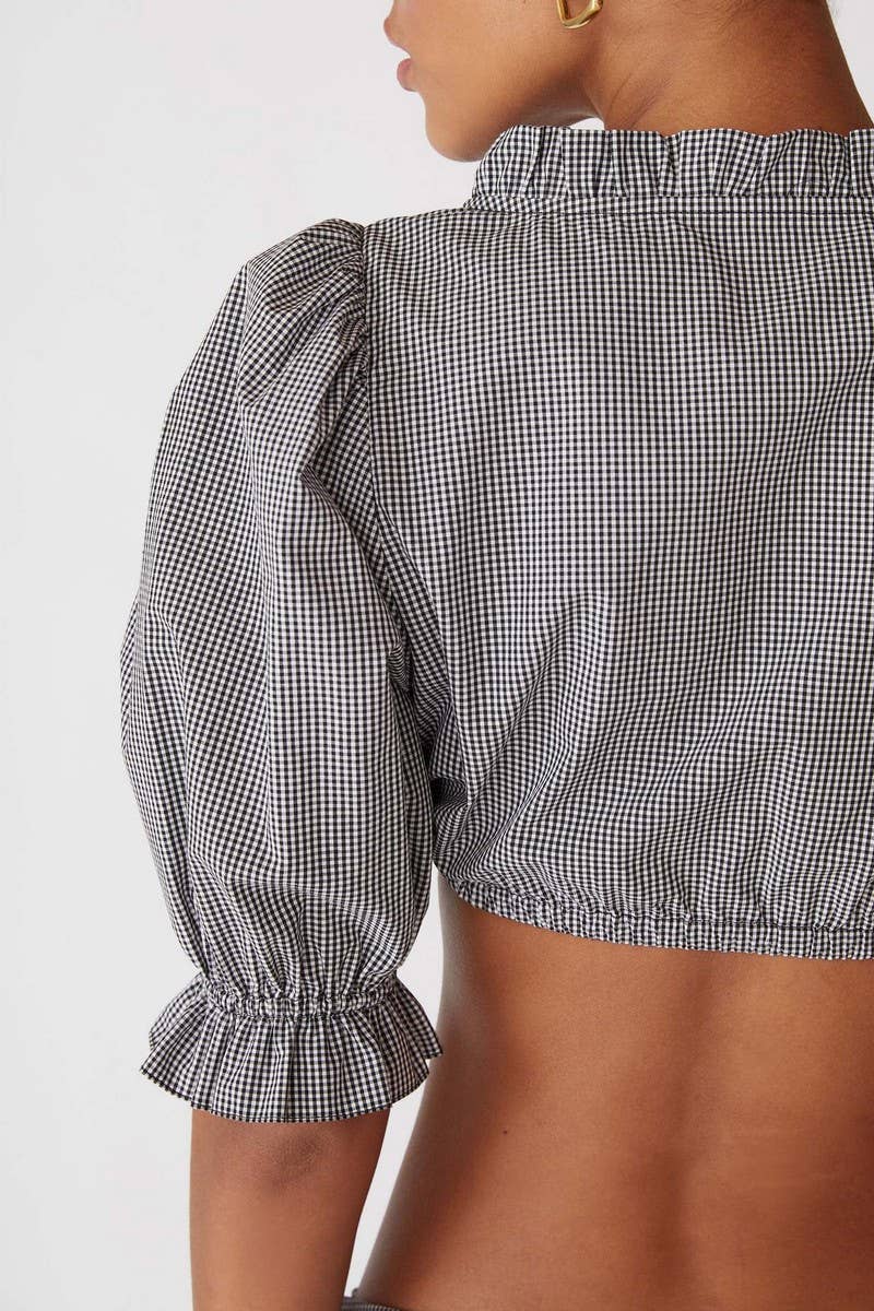 CWTBLS2074_DECORATIVE BUTTON RUFFLED CASUAL SHORT TOP