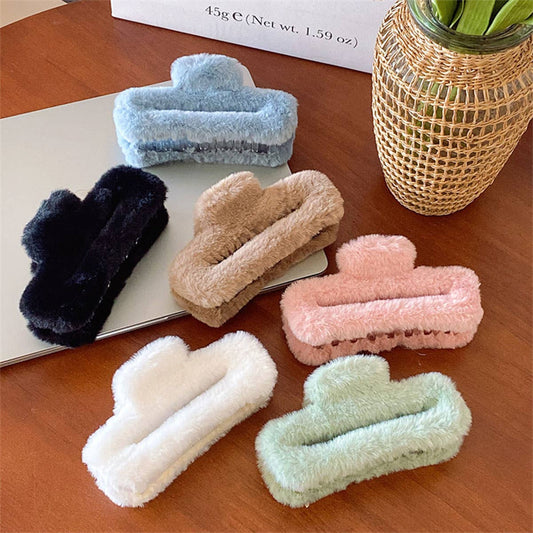 Faux Rabbit Fur Hair Claw - Elegant Winter Style_CWABE0198