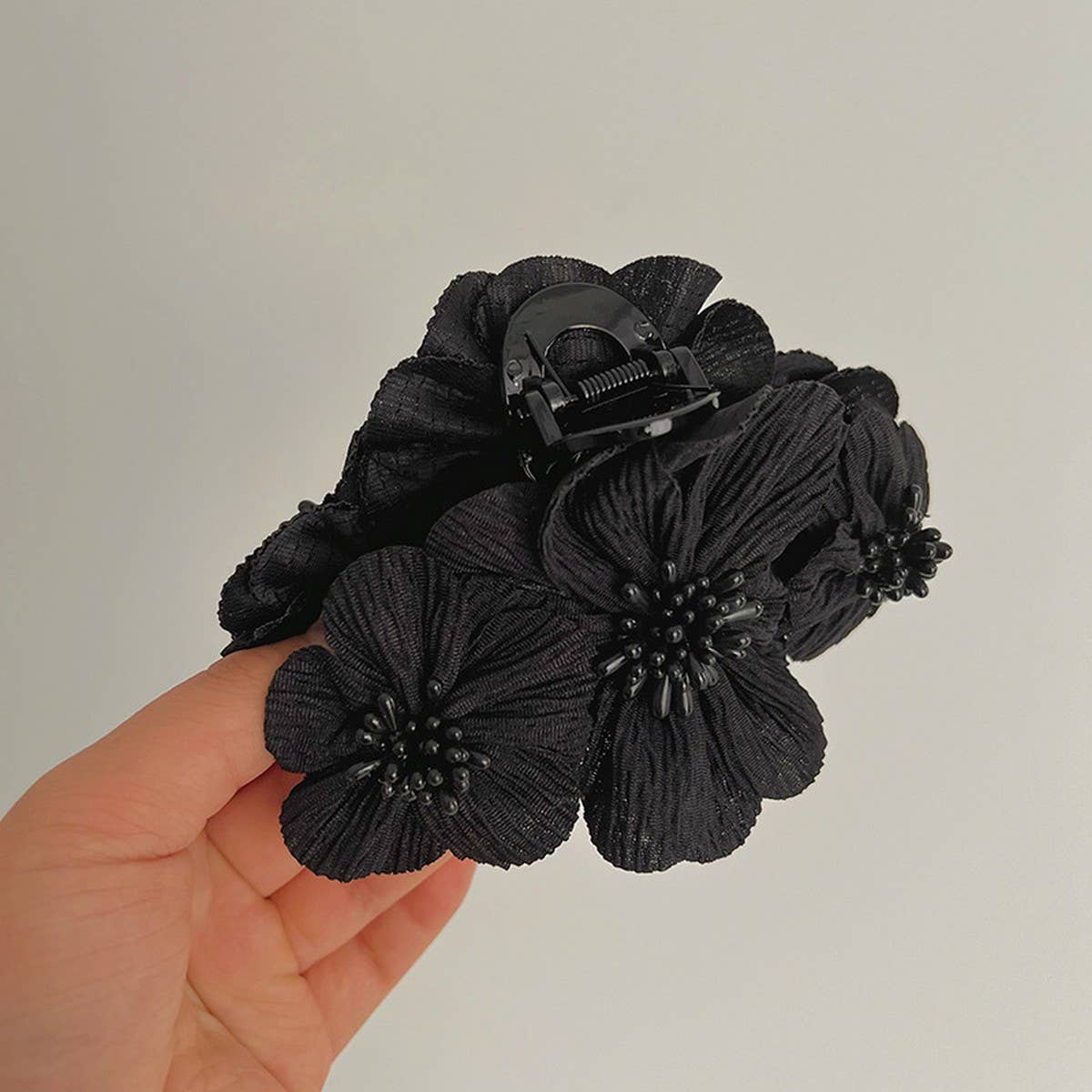 RETRO THREE-DIMENSIONAL FLOWER HAIRPINS_CWAHA1200