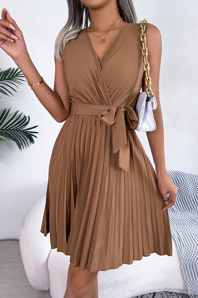 CROSS V NECK SLEEVELESS WAIST PLEAT DRESS_CWDSD2529