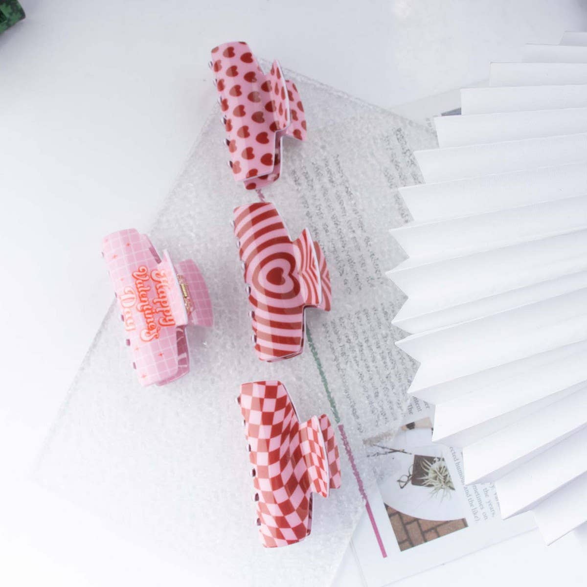 CWAHA1313_SWEET RED SERIES LOVE LATTICE HAIR CLAW CLIP