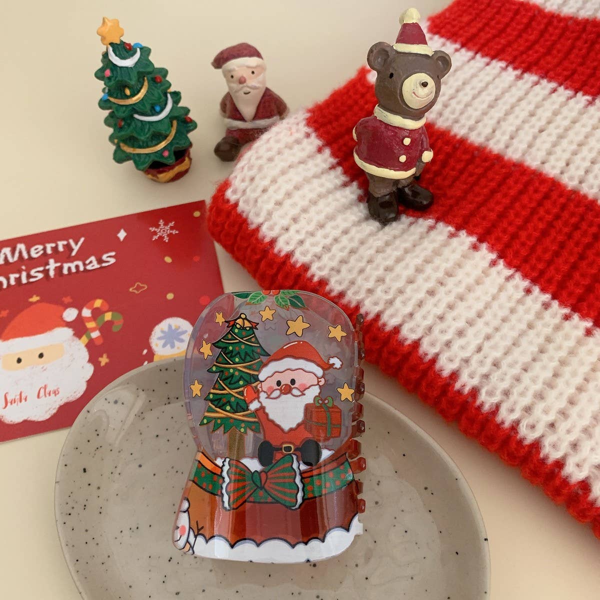 CWAHA07718_HOLIDAY ACRYLIC SANTA CAT CRYSTAL HAIR CLIP