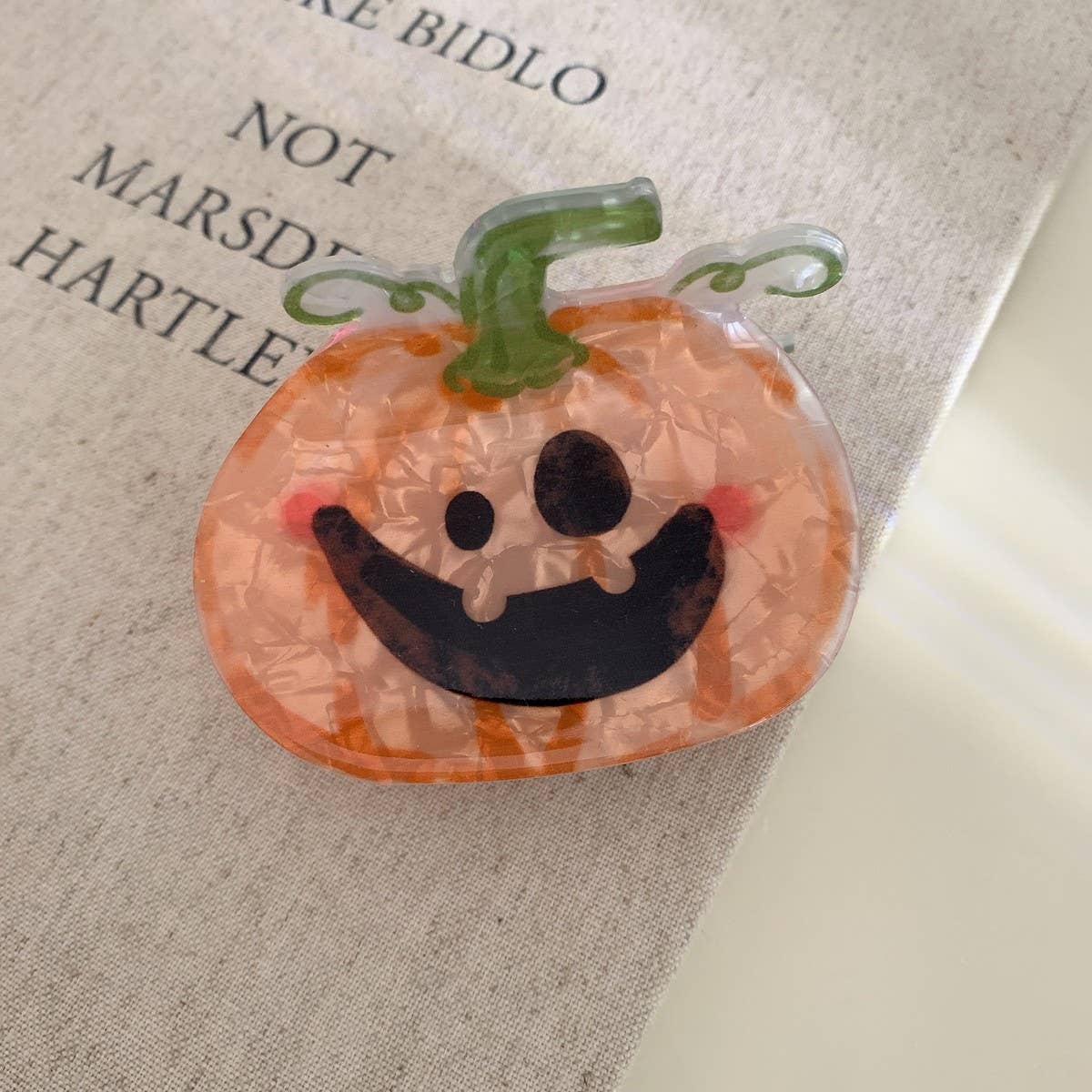 CWAHA07707_HALLOWEEN PUMPKIN CLAW SHARK HAIR CLIP