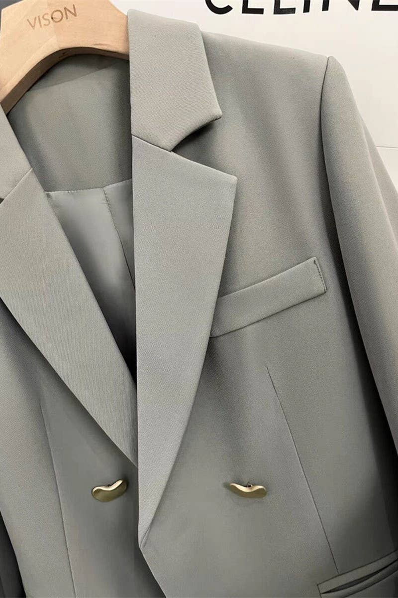 CWOBL0141_LOOSE-FITTING METAL BUTTONED BLAZER