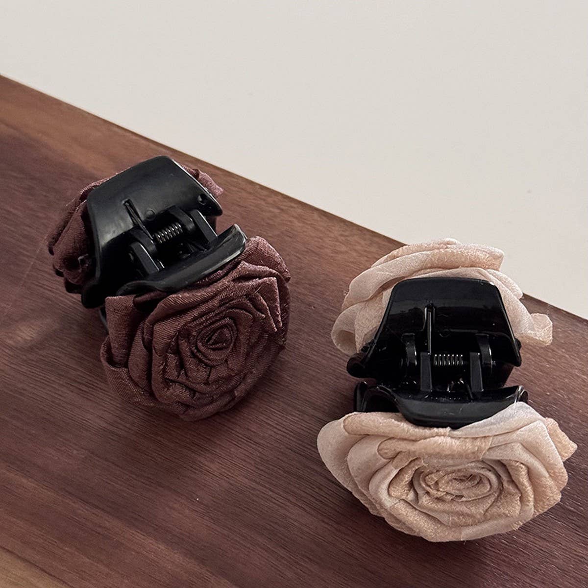 MAILLARD DRIED ROSE FLOWER CLAWS FOR WOMEN